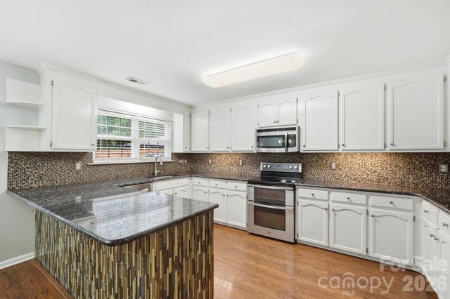 359 Linsbury Court, Gastonia, NC 28056
