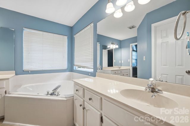 359 Linsbury Court, Gastonia, NC 28056
