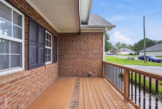 359 Linsbury Court, Gastonia, NC 28056