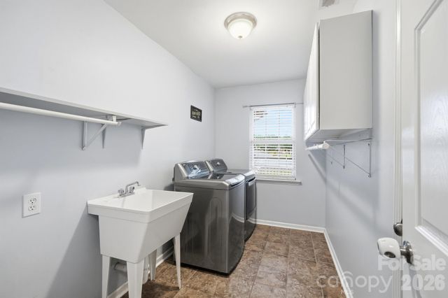 359 Linsbury Court, Gastonia, NC 28056