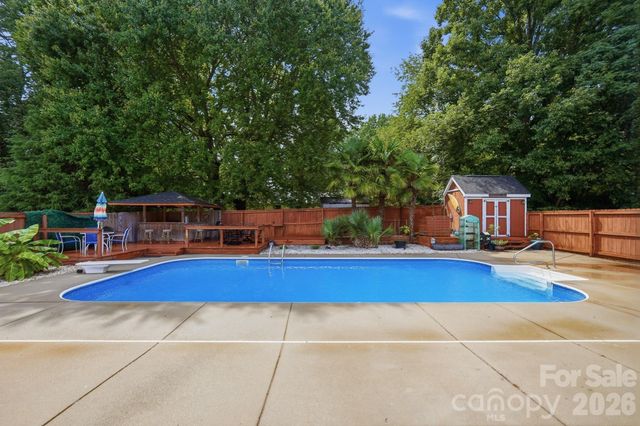 359 Linsbury Court, Gastonia, NC 28056