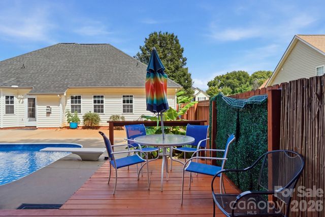 359 Linsbury Court, Gastonia, NC 28056