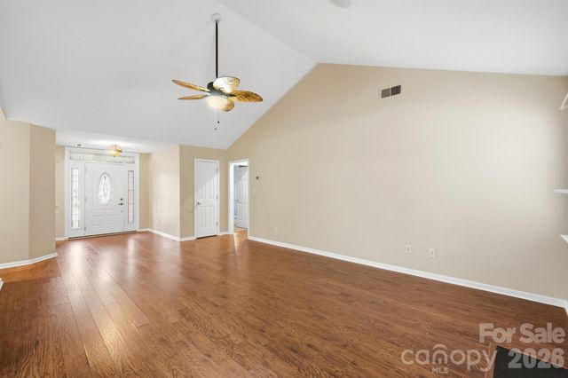 359 Linsbury Court, Gastonia, NC 28056