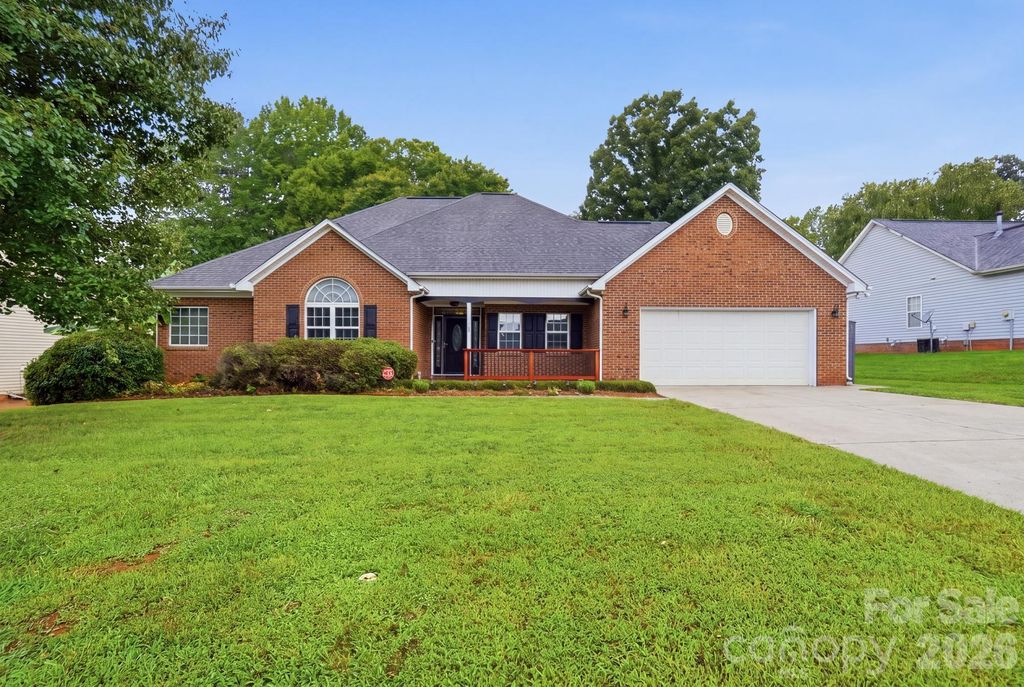 359 Linsbury Court, Gastonia, NC 28056