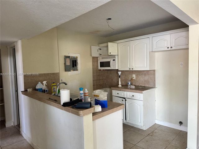 13390 NE 7th Avenue 214, North Miami, FL 33161