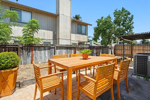 8534 Shadow Crest Circle, Antelope, CA 95843