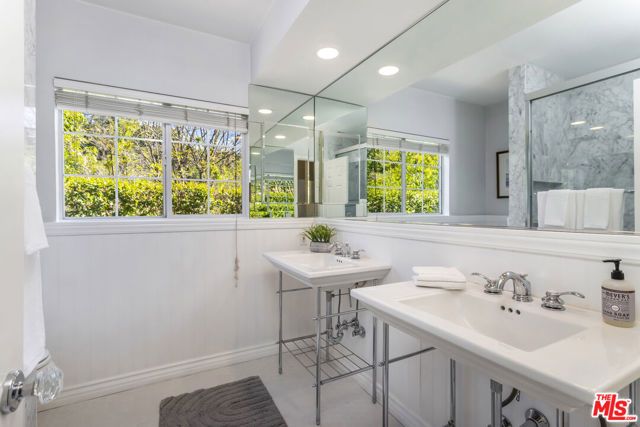 8606 Allenwood Road, Los Angeles, CA 90046