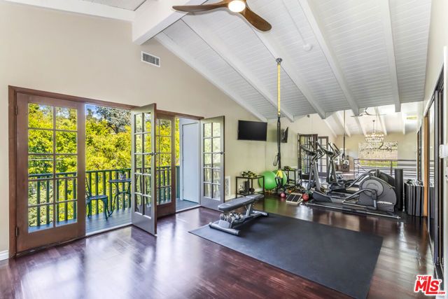 8606 Allenwood Road, Los Angeles, CA 90046