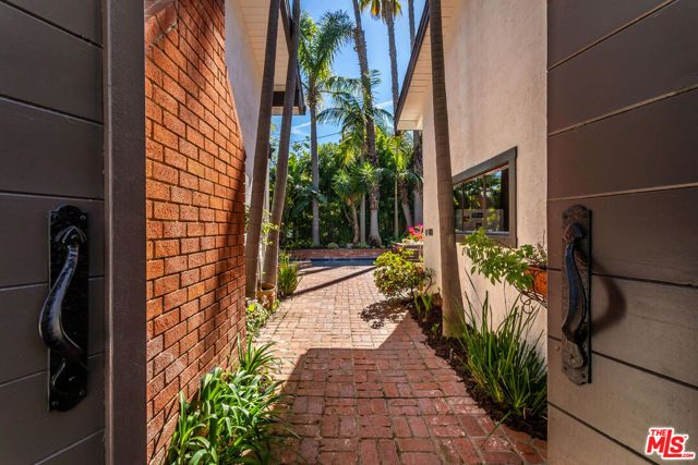 8606 Allenwood Road, Los Angeles, CA 90046