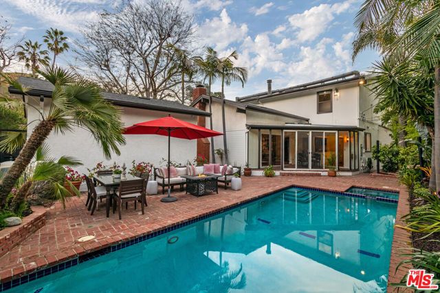 8606 Allenwood Road, Los Angeles, CA 90046