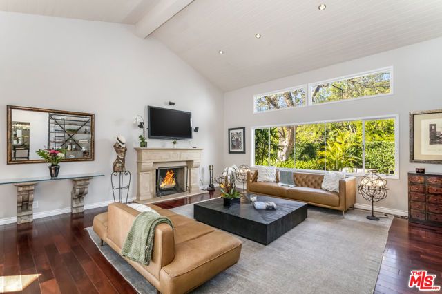 8606 Allenwood Road, Los Angeles, CA 90046