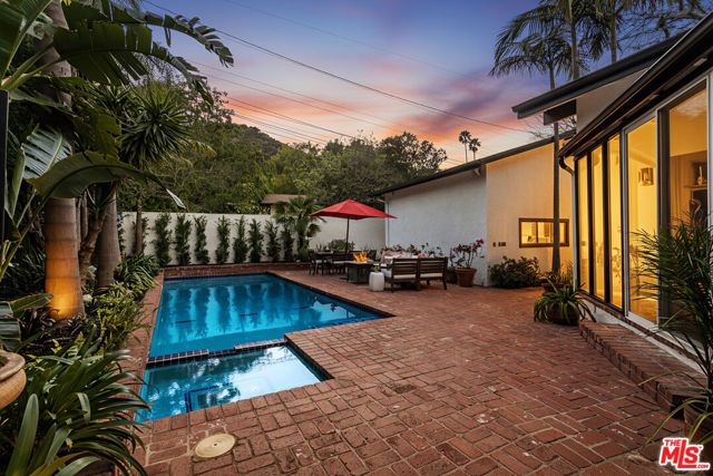 8606 Allenwood Road, Los Angeles, CA 90046