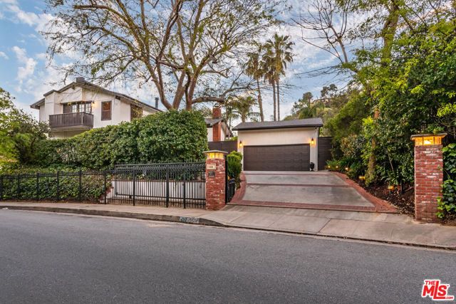 8606 Allenwood Road, Los Angeles, CA 90046