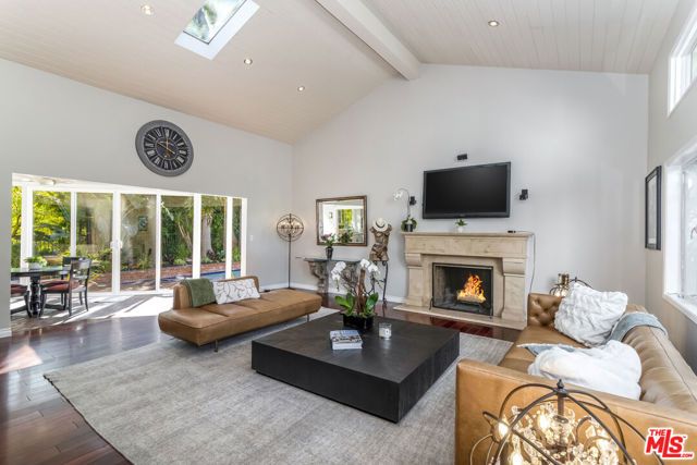 8606 Allenwood Road, Los Angeles, CA 90046