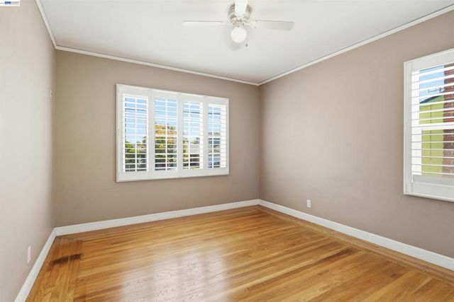 1095 Peach St, Alameda, CA 94501