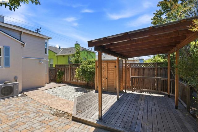 1095 Peach St, Alameda, CA 94501