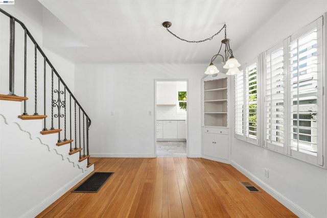 1095 Peach St, Alameda, CA 94501