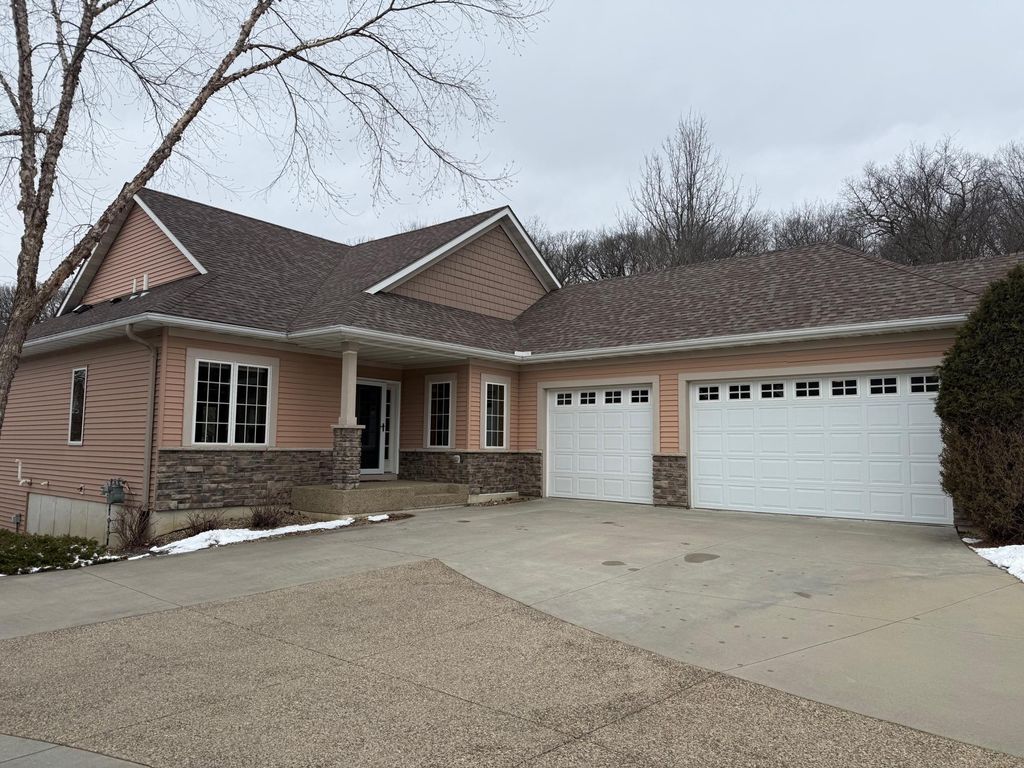 1598 Salem Court SW, Rochester, MN 55902