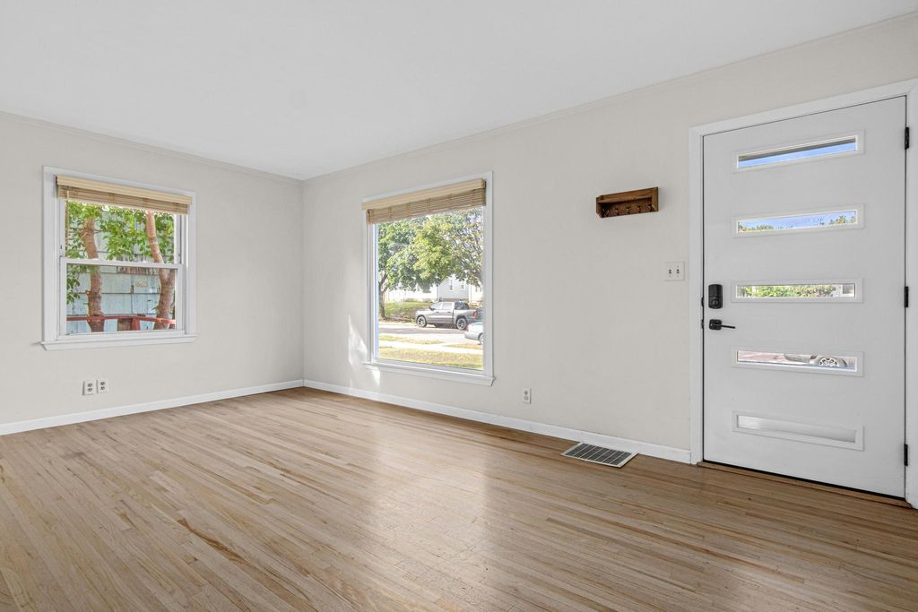 6133 Thomas Avenue S, Minneapolis, MN 55410 — photo 4