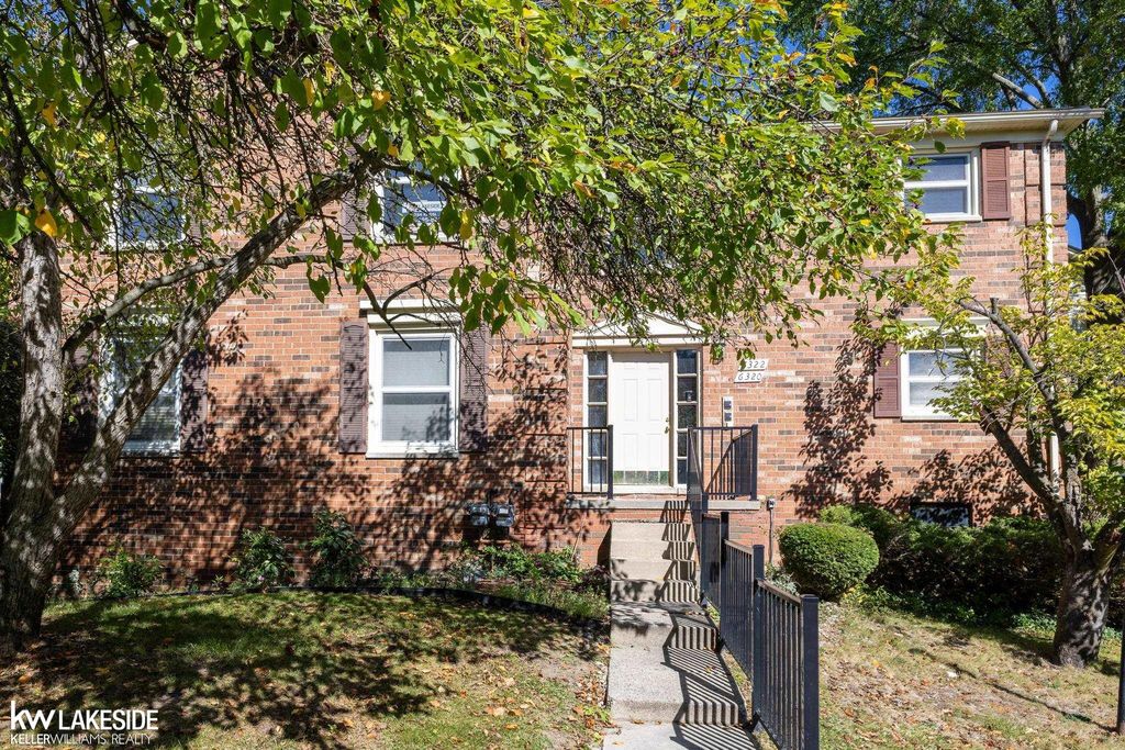 6322 Pepper Hill Street, West Bloomfield, MI 48322