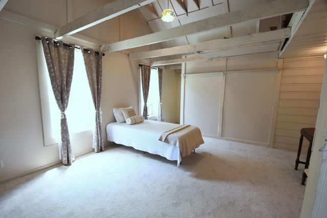 514 N Kalamazoo Street, Paw Paw, MI 49079