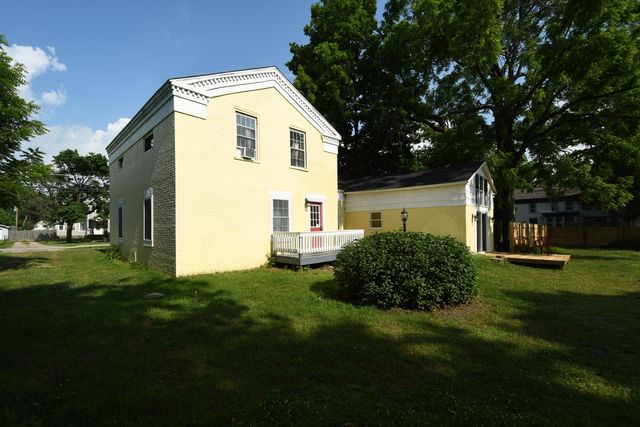 514 N Kalamazoo Street, Paw Paw, MI 49079