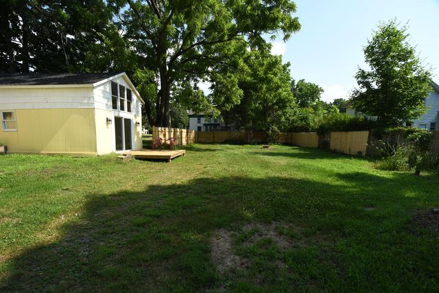 514 N Kalamazoo Street, Paw Paw, MI 49079