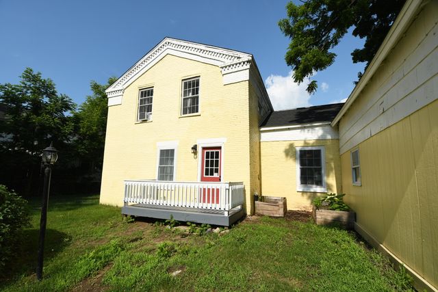 514 N Kalamazoo Street, Paw Paw, MI 49079