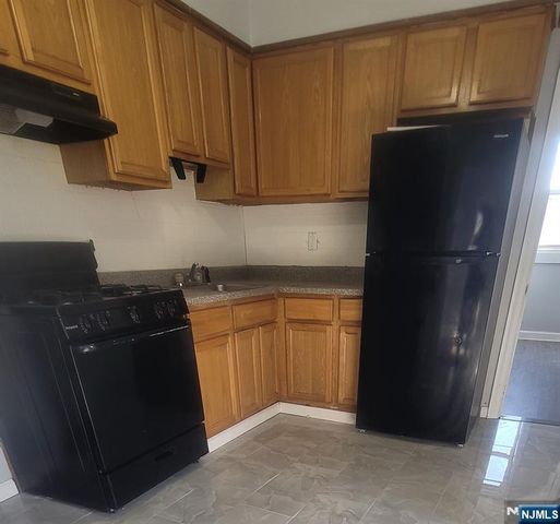 190 17th Avenue, Paterson, NJ 07504
