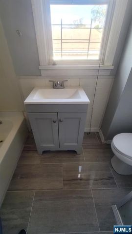 190 17th Avenue, Paterson, NJ 07504