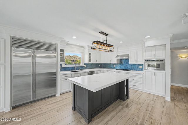 2229 E BELMONT Avenue, Phoenix, AZ 85020