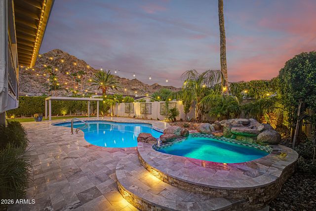 2229 E BELMONT Avenue, Phoenix, AZ 85020