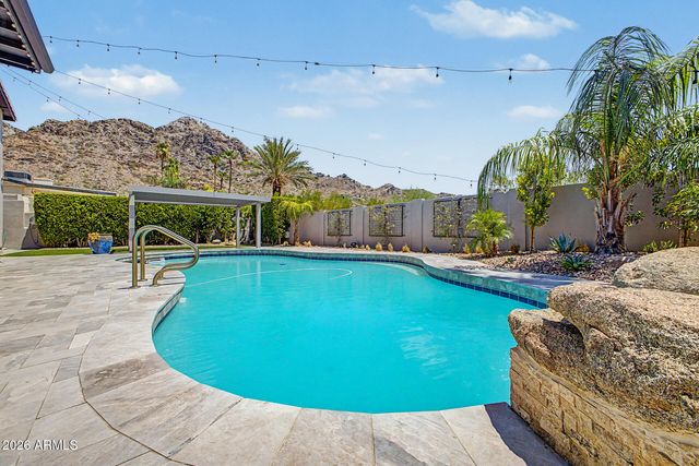 2229 E BELMONT Avenue, Phoenix, AZ 85020