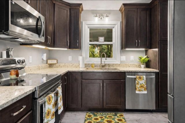 1018 GLENDALE RD, Charlottesville, VA 22901