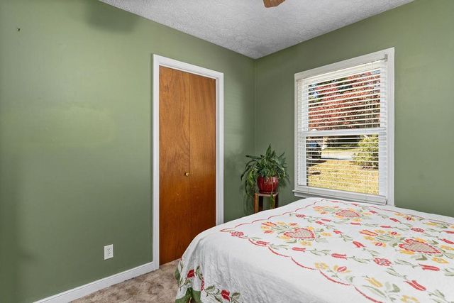 1018 GLENDALE RD, Charlottesville, VA 22901