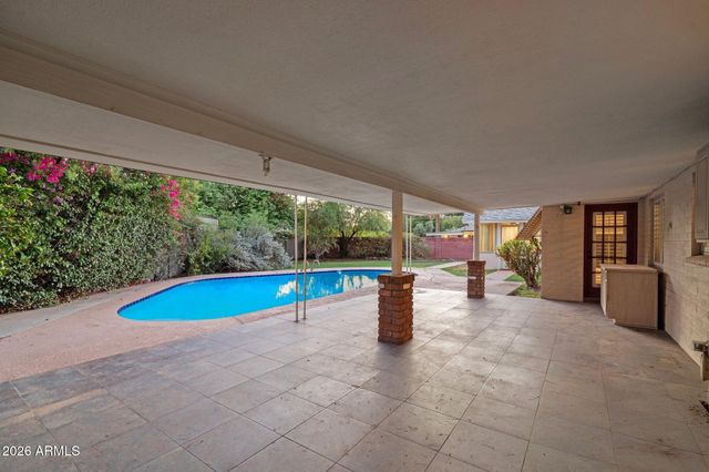 1401 W FRIER Drive, Phoenix, AZ 85021
