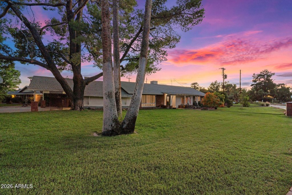 1401 W FRIER Drive, Phoenix, AZ 85021