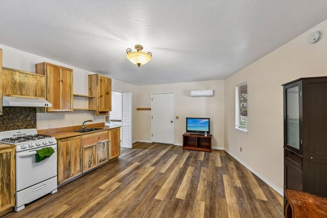 5619 Pennyroyal Dr, Pollock Pines, CA 95726