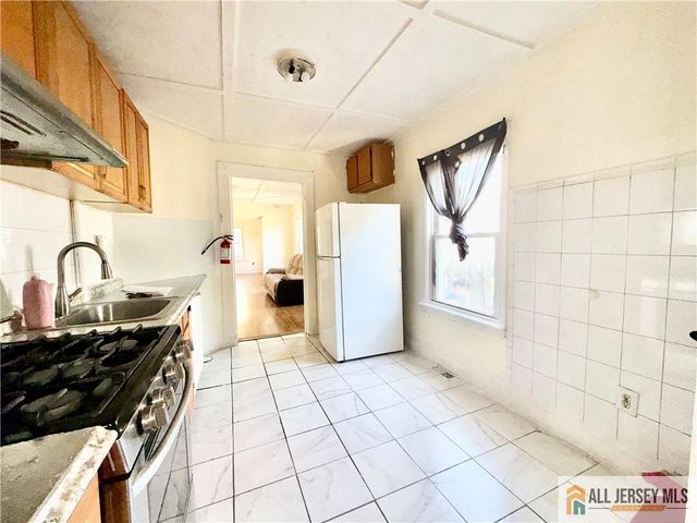 659 S 2nd Street, Plainfield, NJ 07060