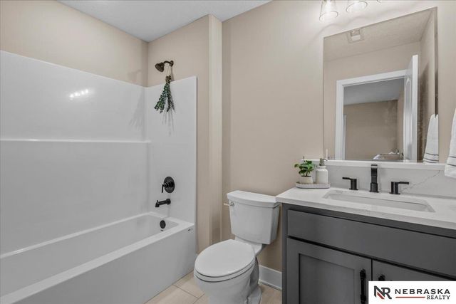 21707 Glenmore Drive, Gretna, NE 68028