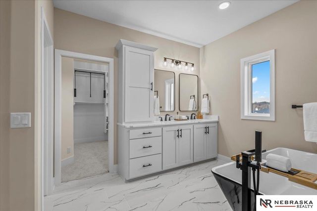21707 Glenmore Drive, Gretna, NE 68028