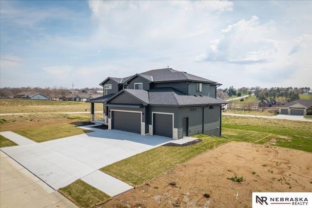 21707 Glenmore Drive, Gretna, NE 68028