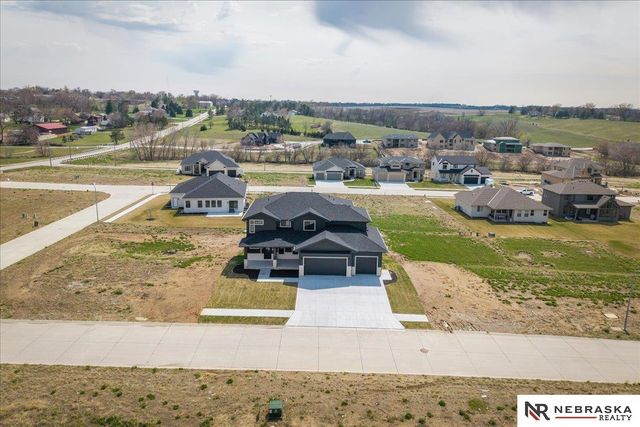 21707 Glenmore Drive, Gretna, NE 68028