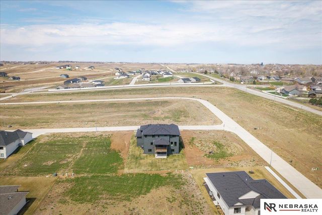 21707 Glenmore Drive, Gretna, NE 68028