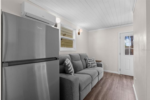 3120 20TH STREET N, St Petersburg, FL 33713