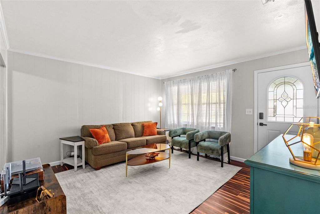 Image 11 of property listing at 3120 20TH STREET N, St Petersburg, FL 33713