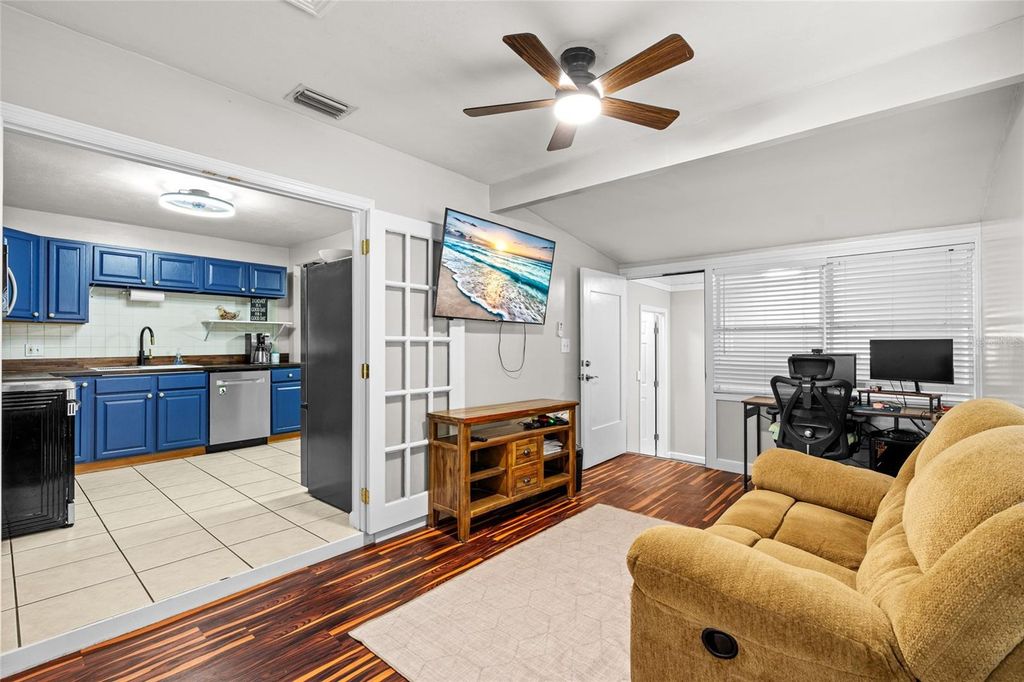 Image 6 of property listing at 3120 20TH STREET N, St Petersburg, FL 33713