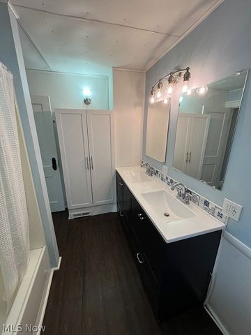 230 Helen Avenue, Akron, OH 44310