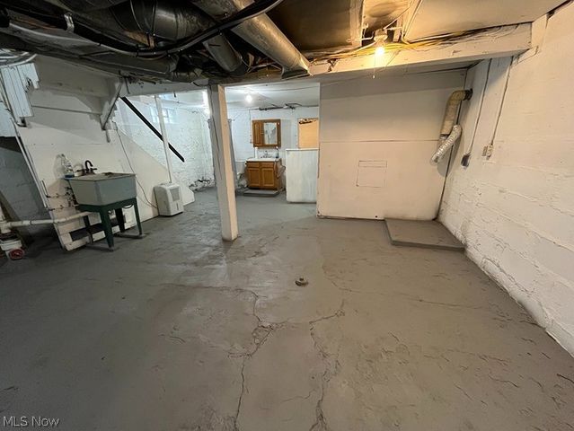 230 Helen Avenue, Akron, OH 44310