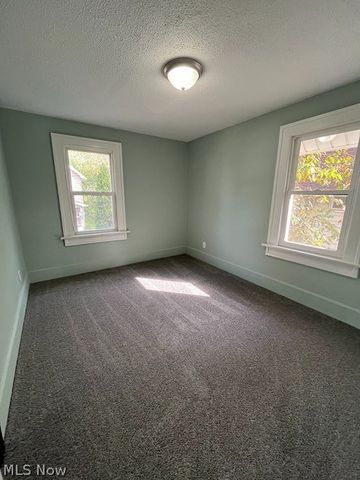 230 Helen Avenue, Akron, OH 44310